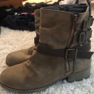 Women’s boots